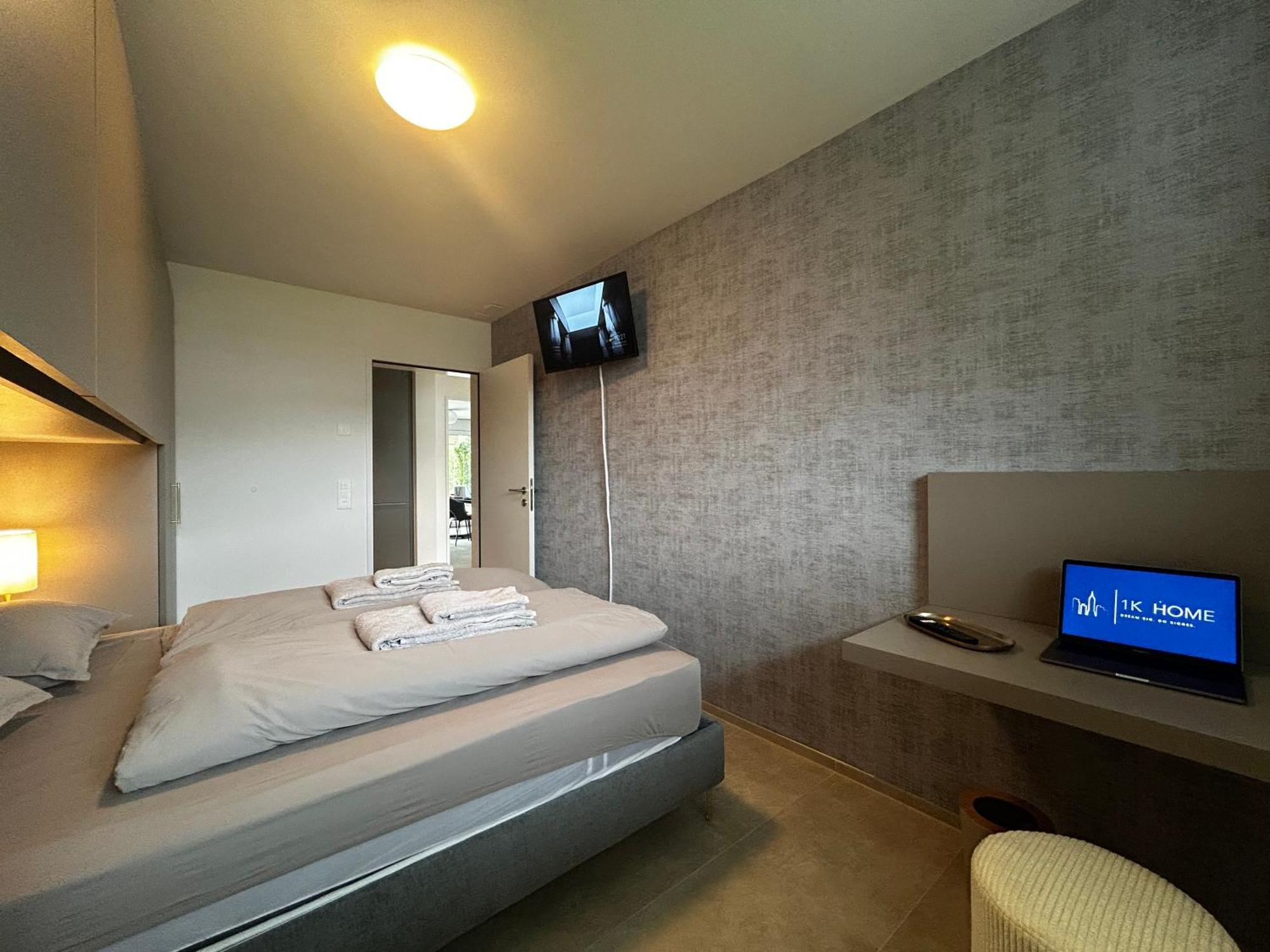 Family Apartment, Near The Beach Whit Private Park Локарно Екстер'єр фото