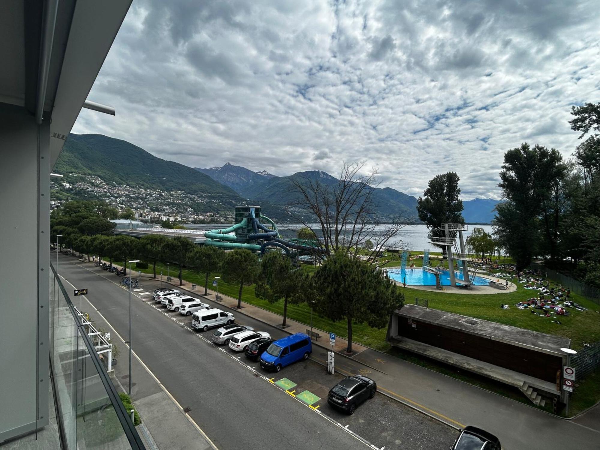 Family Apartment, Near The Beach Whit Private Park Локарно Екстер'єр фото