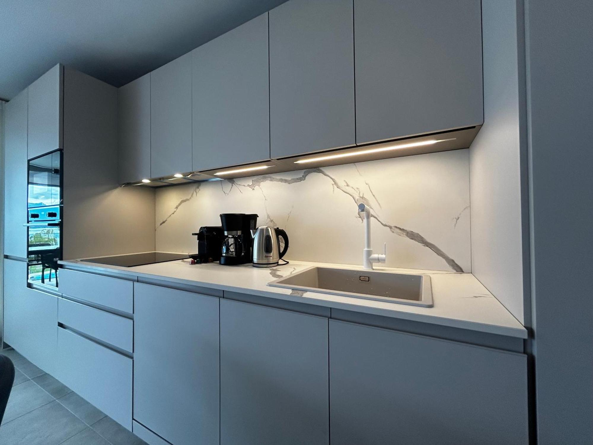 Family Apartment, Near The Beach Whit Private Park Локарно Екстер'єр фото