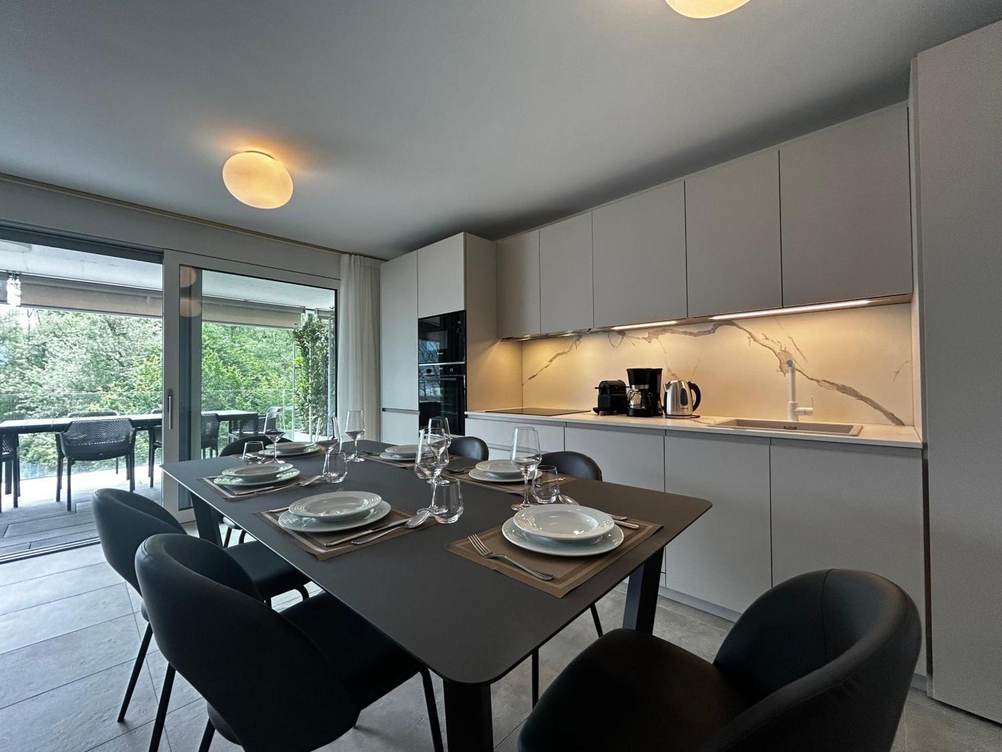 Family Apartment, Near The Beach Whit Private Park Локарно Екстер'єр фото